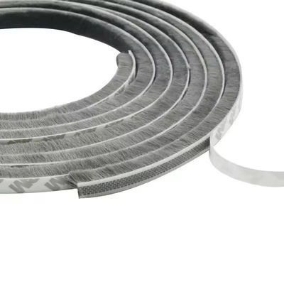 شريط ختم الباب المقاوم المخصص للشقة ارتفاع كومة 3-25mm العرض 3-50mm ملحقات النافذة
