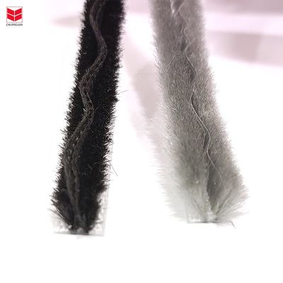 ملف ألومنيوم مدخل باب كومة شريط الطقس مع PVC فين 100% مادة PP في الأسود / رمادي / بني / أبيض / ألوان أخرى
