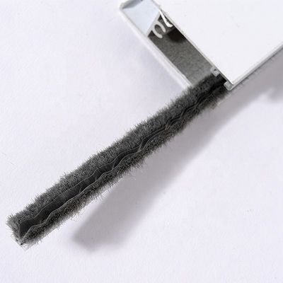 فرشاة إزالة الطقس الصناعية للنوافذ المنزلقة 100%PP فرشاة القمامة ارتفاع القمامة 3-25mm / عرض 3-50mm