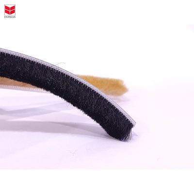 إزالة الطقس المخصصة للنوافذ المنزلقة الألوان الأسود / الرمادي / البني / الأبيض / غيرها ارتفاع كومة 3-25 مم / عرض 3-50 مم