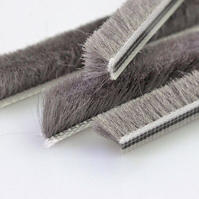 ارتفاع كومة 3-25mm / عرض 3-50mm الطقس شريط الصوف كومة للباب والنوافذ